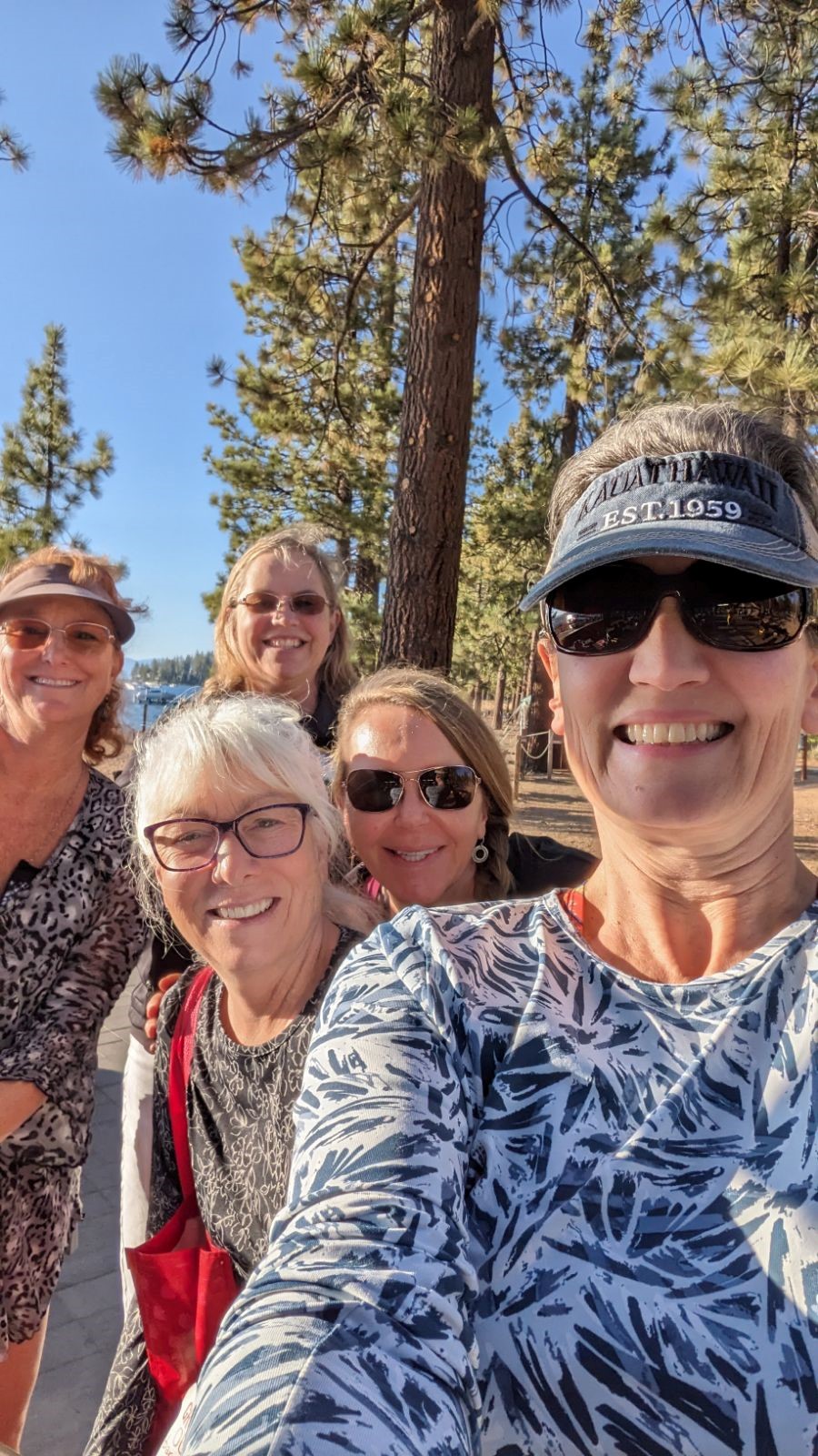 hwhw Hanging out with our SITsters at beautiful Lake Tahoe